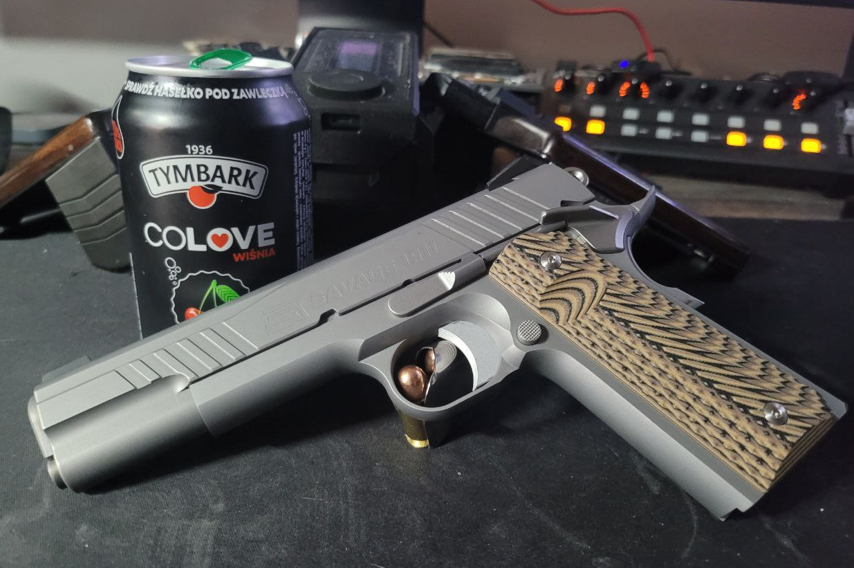 Savage 1911 Stainless Steel + Tymbark Colove Cherry.